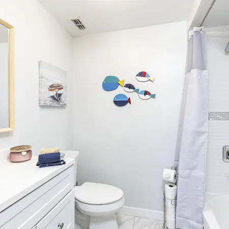 Coastal Getaway, 5 Mins To Vanderbilt Beach
